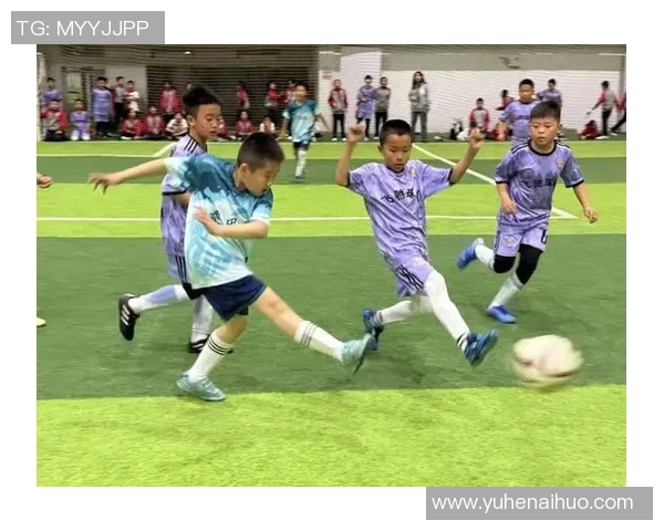 儿童足球基础教学视频全方位指导提升小球员技能与乐趣的完美结合