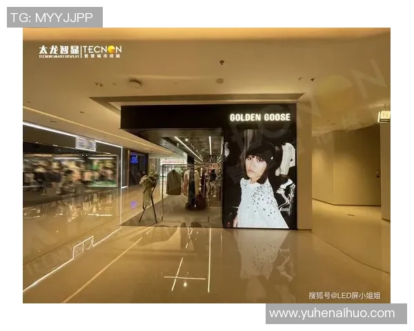 小足球项链的魅力与时尚搭配技巧探索，让你在运动与生活中尽显个性风采