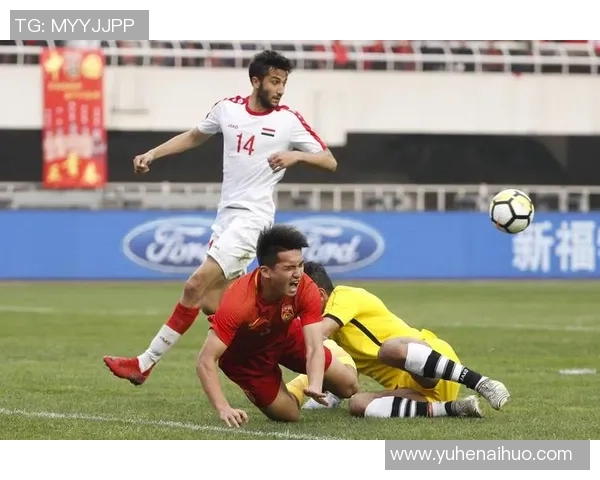 足球赛场风云变幻球迷热情不减精彩赛事不断上演